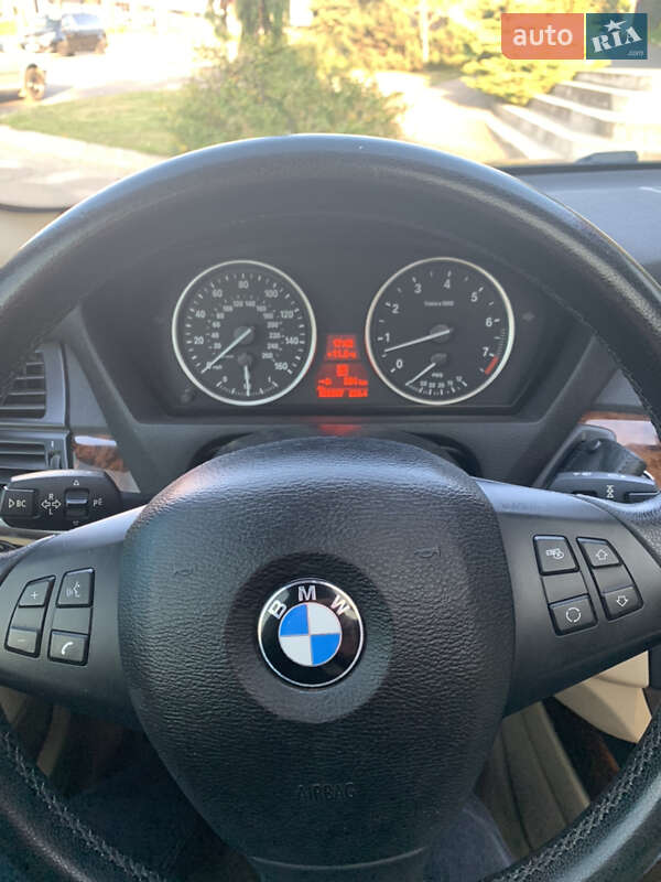 Позашляховик / Кросовер BMW X5 2012 в Львові