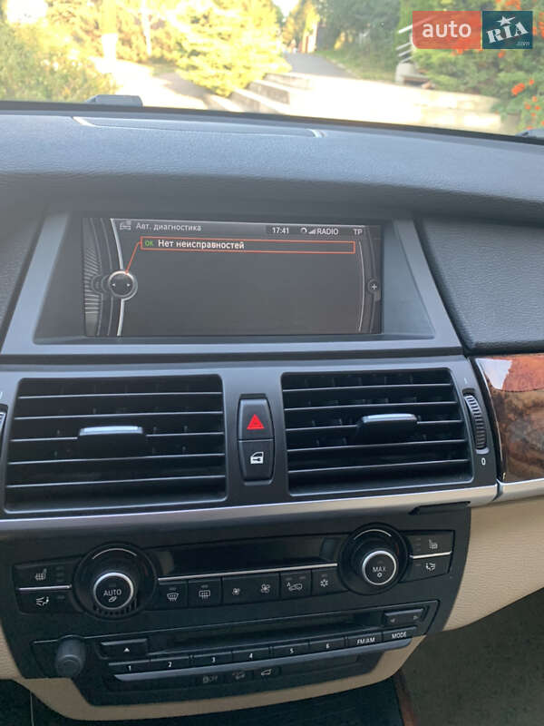 Позашляховик / Кросовер BMW X5 2012 в Львові