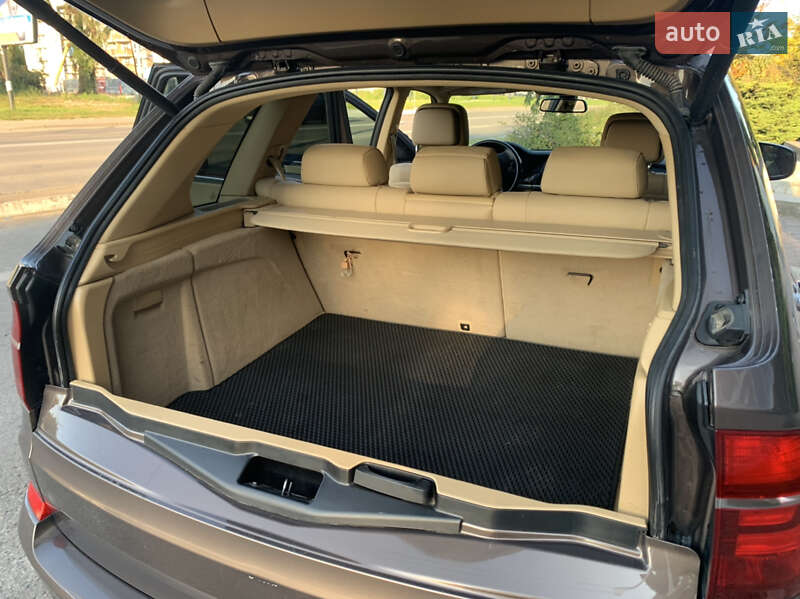 Позашляховик / Кросовер BMW X5 2012 в Львові