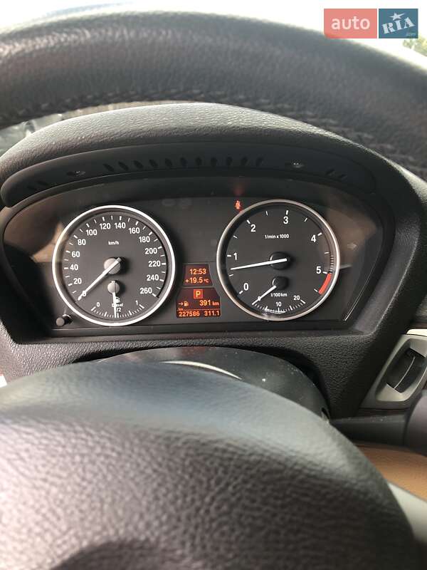 Внедорожник / Кроссовер BMW X5 2012 в Киеве