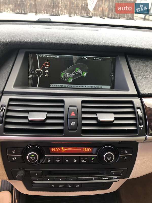 Внедорожник / Кроссовер BMW X5 2012 в Киеве