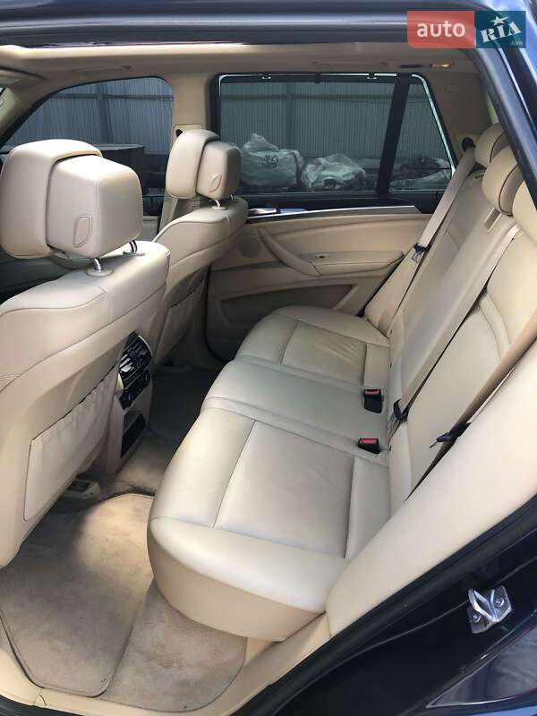 Внедорожник / Кроссовер BMW X5 2012 в Киеве