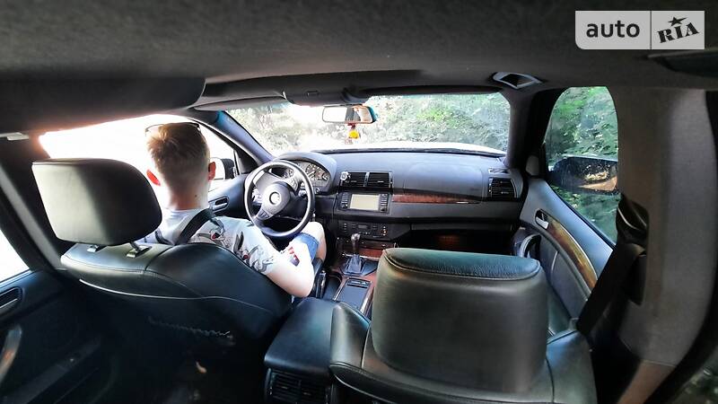 Внедорожник / Кроссовер BMW X5 2004 в Одессе