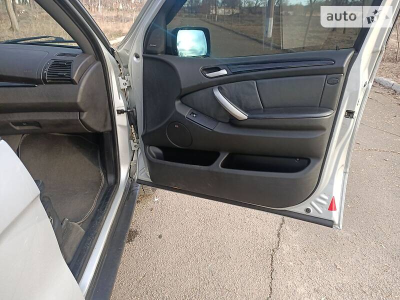 Внедорожник / Кроссовер BMW X5 2001 в Николаеве