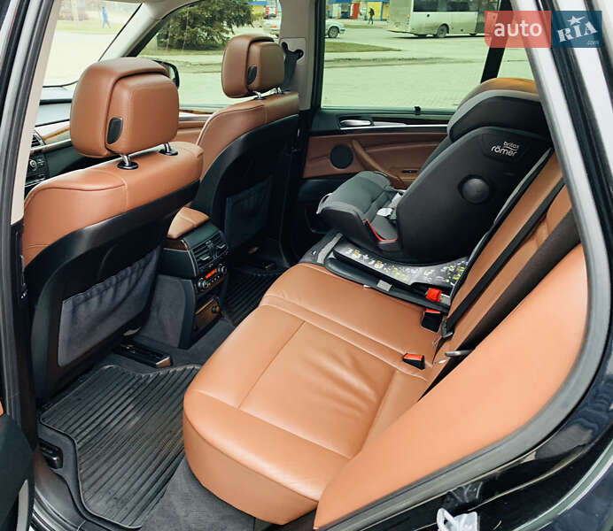 Позашляховик / Кросовер BMW X5 2013 в Львові