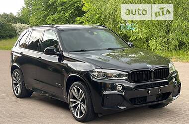 Внедорожник / Кроссовер BMW X5 2016 в Ровно