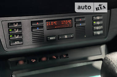 Внедорожник / Кроссовер BMW X5 2004 в 