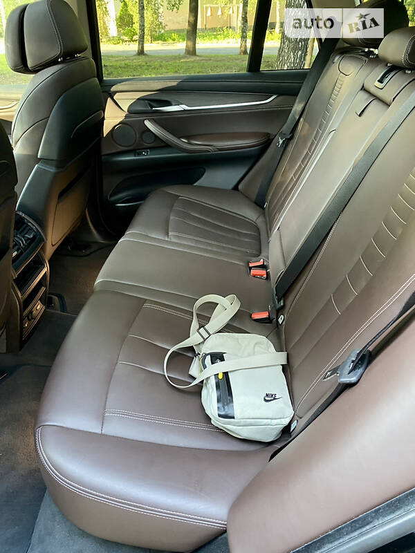 Внедорожник / Кроссовер BMW X5 2014 в Черновцах