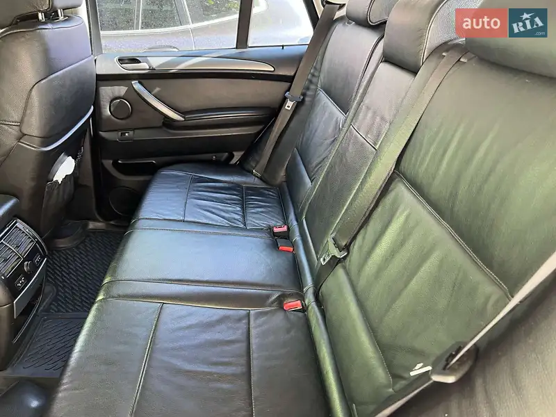 Позашляховик / Кросовер BMW X5 2004 в 
