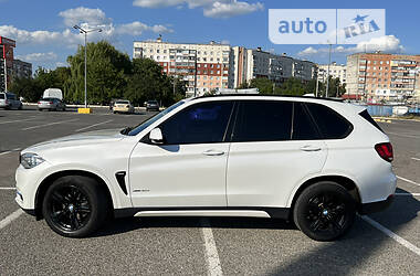Внедорожник / Кроссовер BMW X5 2014 в Черновцах