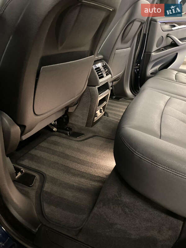 Позашляховик / Кросовер BMW X5 2016 в Рівному