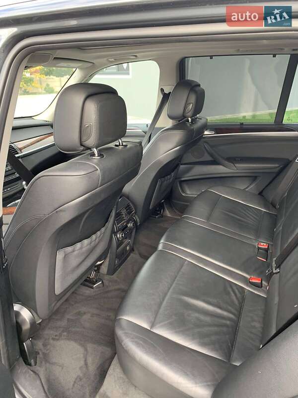Внедорожник / Кроссовер BMW X5 2011 в Луцке