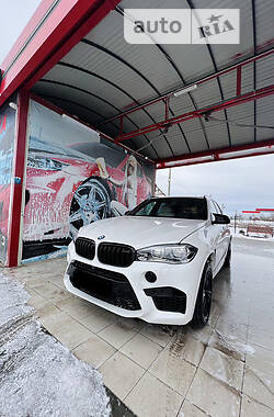 Внедорожник / Кроссовер BMW X5 2017 в Ужгороде