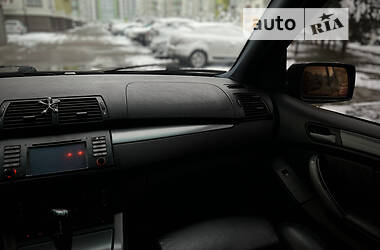 Внедорожник / Кроссовер BMW X5 2004 в 