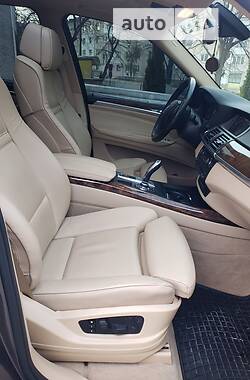 Внедорожник / Кроссовер BMW X5 2010 в Гусятине