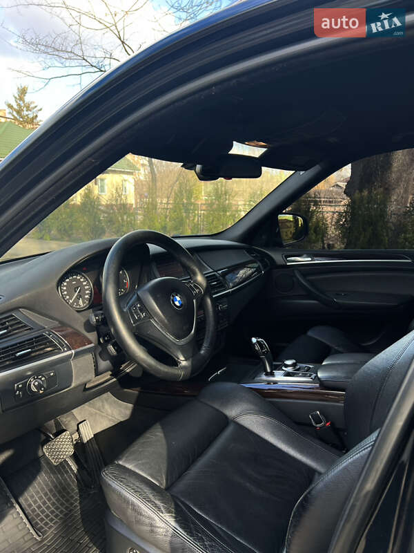 Позашляховик / Кросовер BMW X5 2008 в Острозі