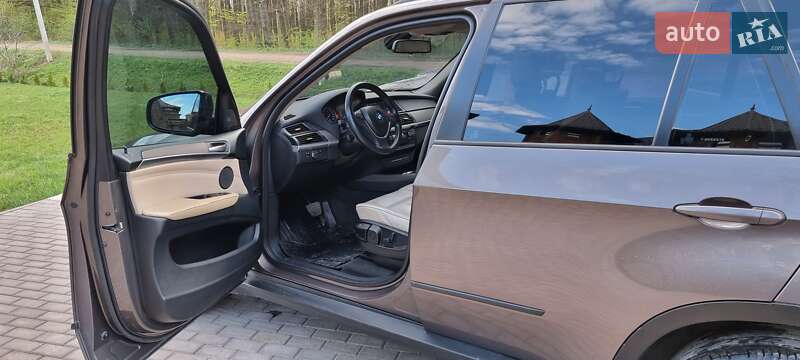 Внедорожник / Кроссовер BMW X5 2010 в Черновцах