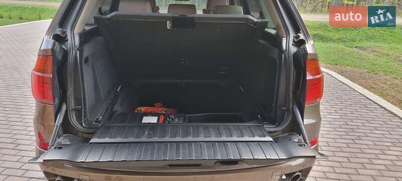 Внедорожник / Кроссовер BMW X5 2010 в Черновцах