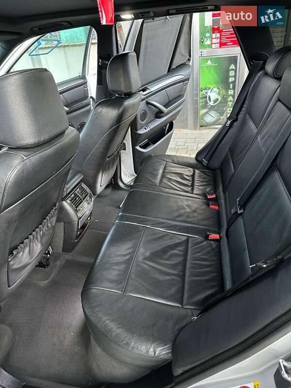 Внедорожник / Кроссовер BMW X5 2006 в Черновцах