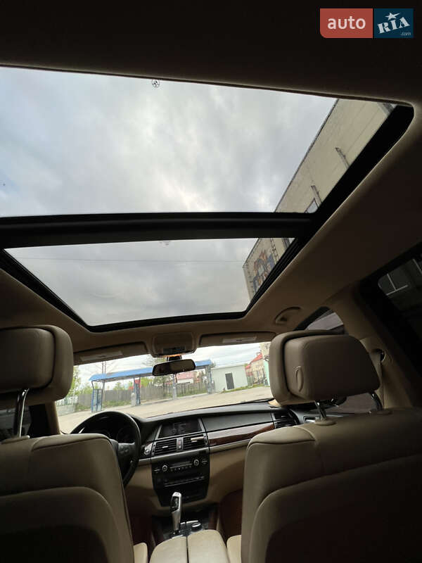 Внедорожник / Кроссовер BMW X5 2011 в Долине