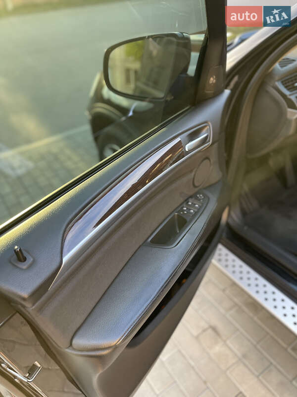 Внедорожник / Кроссовер BMW X5 2011 в Луцке