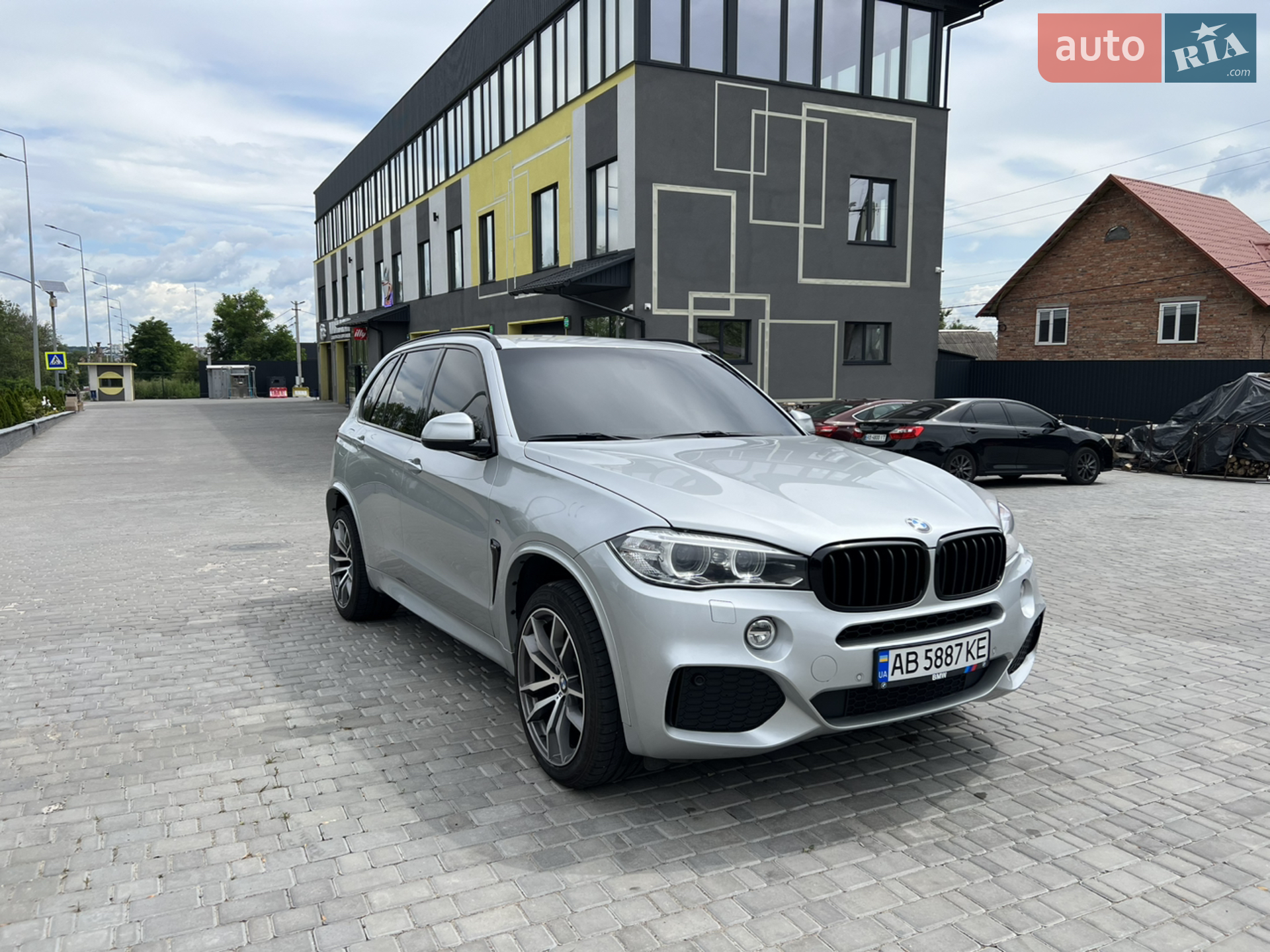 2016 BMW X5 - мініатюра 2