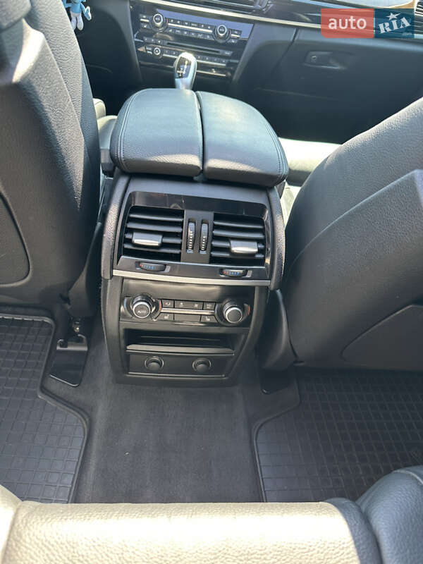 Внедорожник / Кроссовер BMW X5 2014 в Черновцах