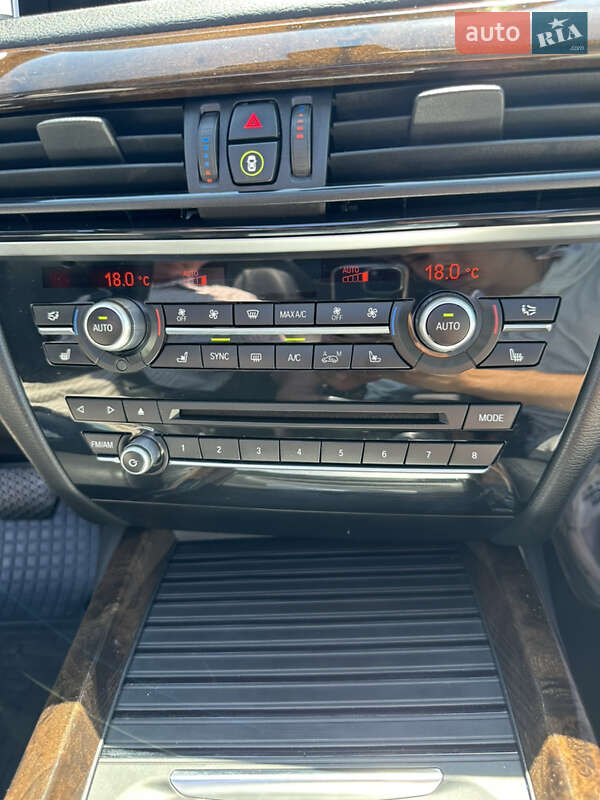 Внедорожник / Кроссовер BMW X5 2014 в Черновцах