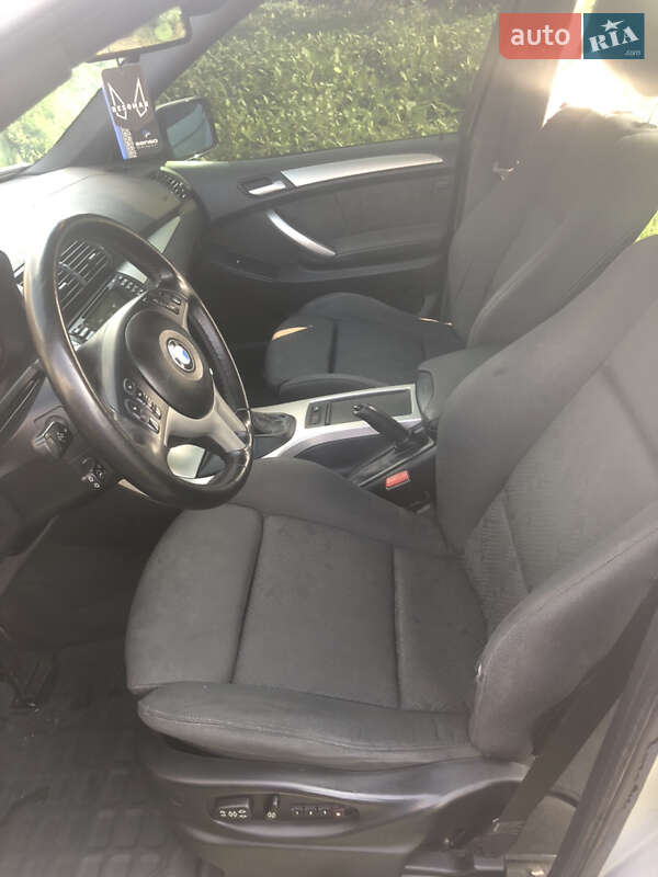 Внедорожник / Кроссовер BMW X5 2002 в Черновцах