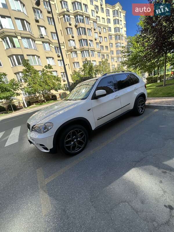 Позашляховик / Кросовер BMW X5 2012 в Києві