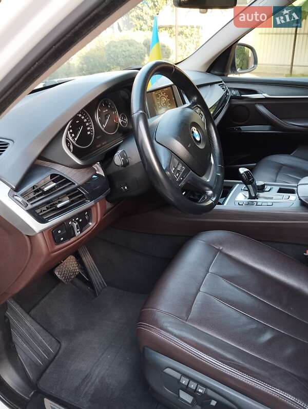 Внедорожник / Кроссовер BMW X5 2015 в Ахтырке фото 4 Внедорожник / Кроссовер BMW X5 2015 в Ахтырке
