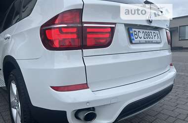 Позашляховик / Кросовер BMW X5 2011 в 