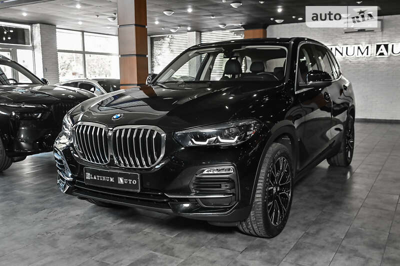Внедорожник / Кроссовер BMW X5 2021 в 