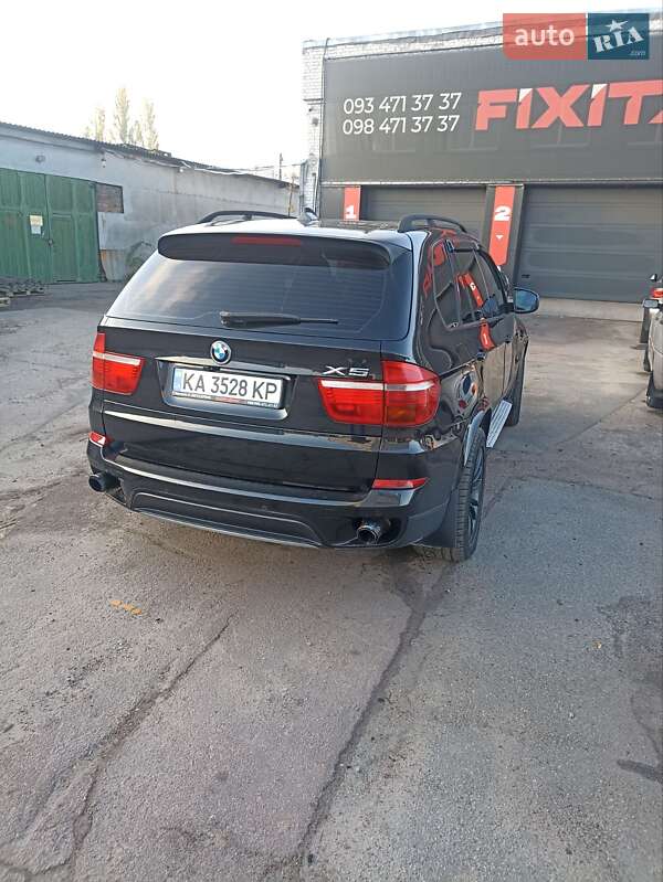 Позашляховик / Кросовер BMW X5 2011 в Києві