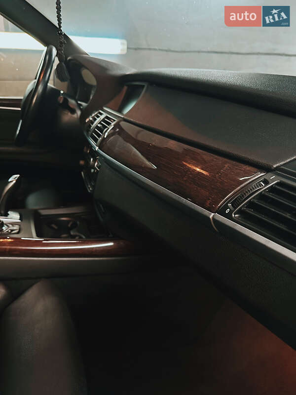 Позашляховик / Кросовер BMW X5 2011 в Нововолинську