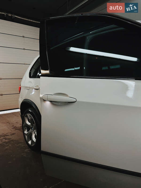 Позашляховик / Кросовер BMW X5 2011 в Нововолинську