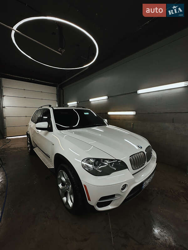 Позашляховик / Кросовер BMW X5 2011 в Нововолинську