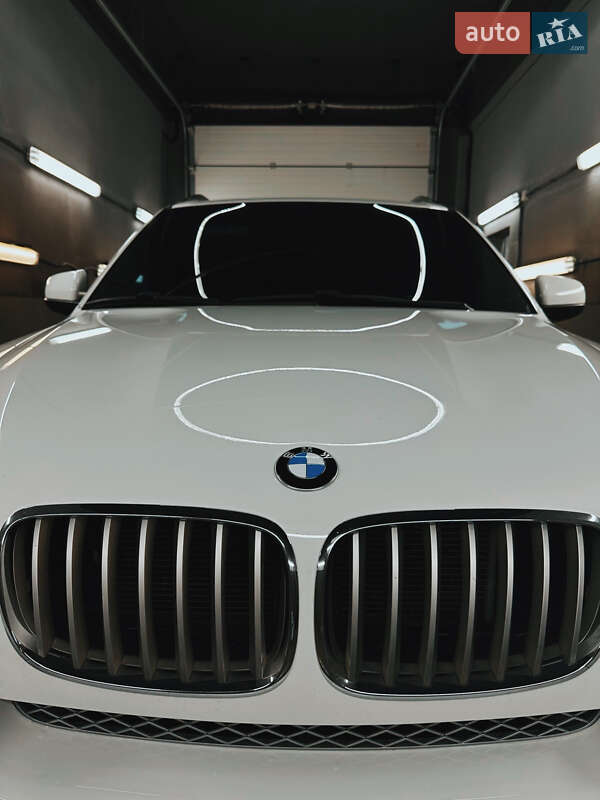 Позашляховик / Кросовер BMW X5 2011 в Нововолинську