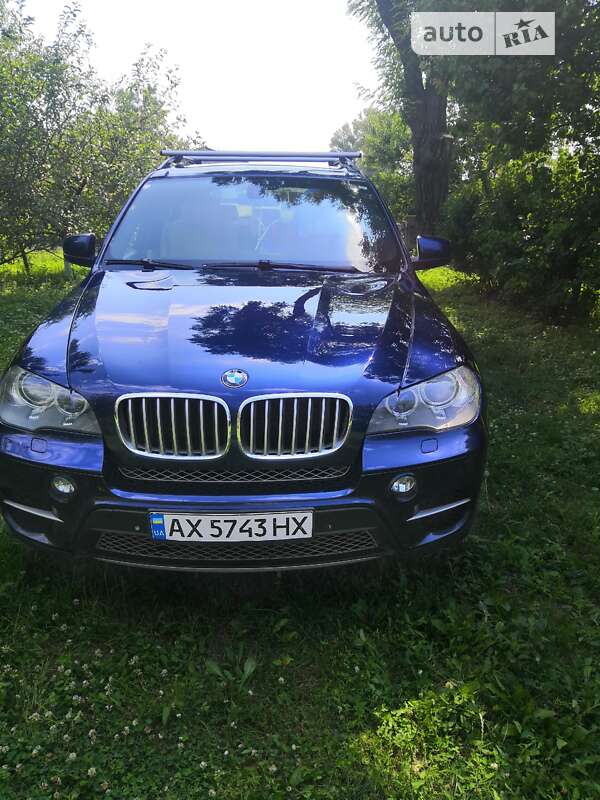 Внедорожник / Кроссовер BMW X5 2013 в Краснограде