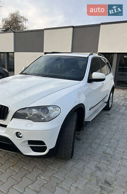 Внедорожник / Кроссовер BMW X5 2011 в Черновцах