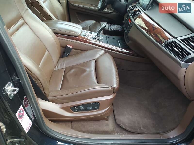 Внедорожник / Кроссовер BMW X5 2010 в Одессе