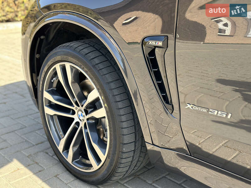 Позашляховик / Кросовер BMW X5 2014 в Чернівцях