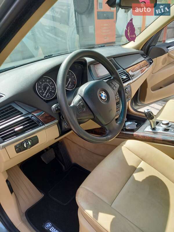 Позашляховик / Кросовер BMW X5 2008 в Чернівцях