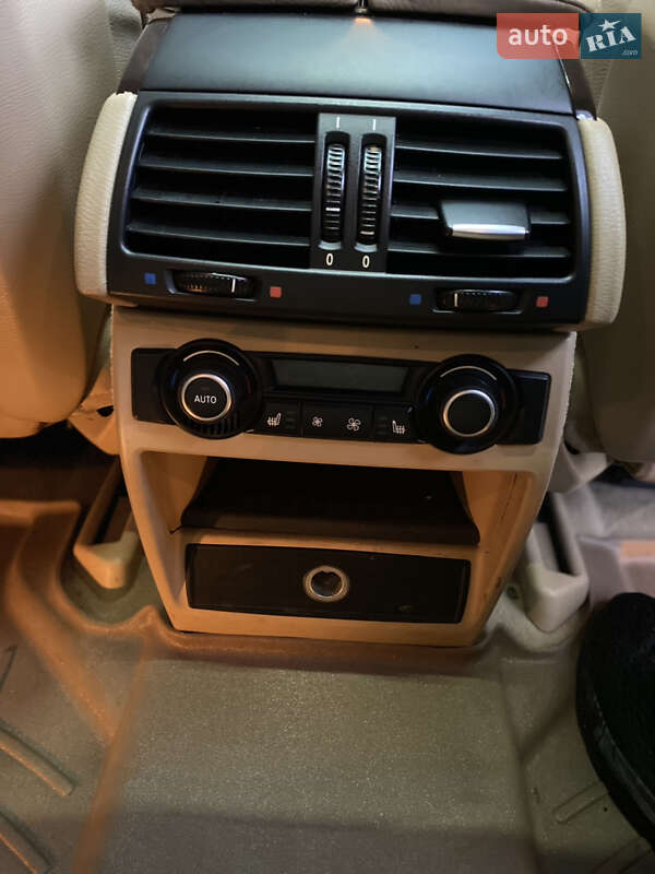 Внедорожник / Кроссовер BMW X5 2010 в Хмельницком