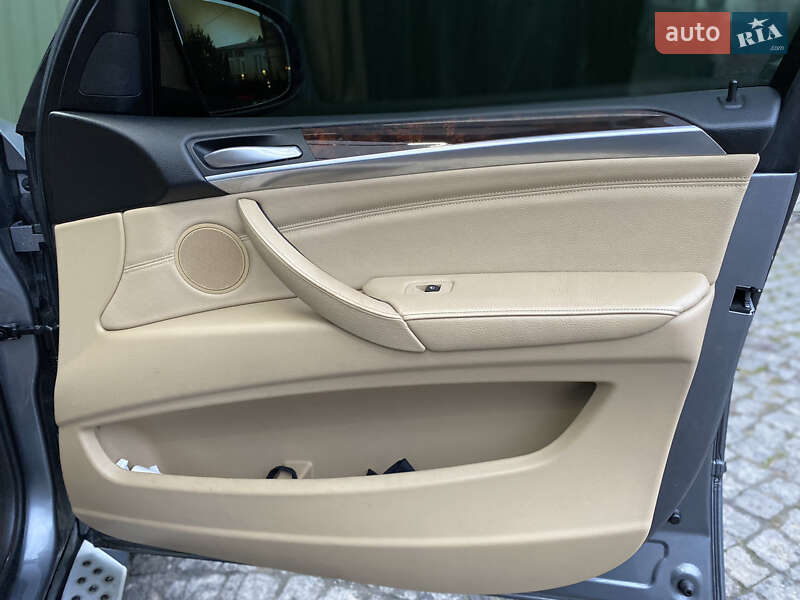 Внедорожник / Кроссовер BMW X5 2010 в Хмельницком