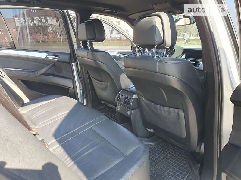 Внедорожник / Кроссовер BMW X5 2012 в Дубно