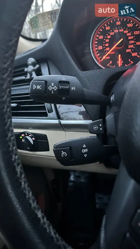 Позашляховик / Кросовер BMW X5 2011 в 