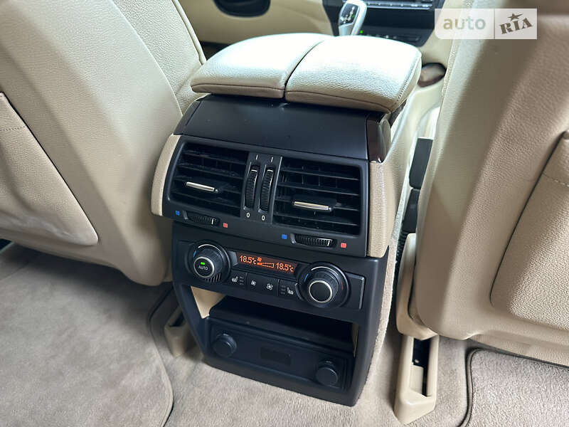 Позашляховик / Кросовер BMW X5 2012 в Рівному