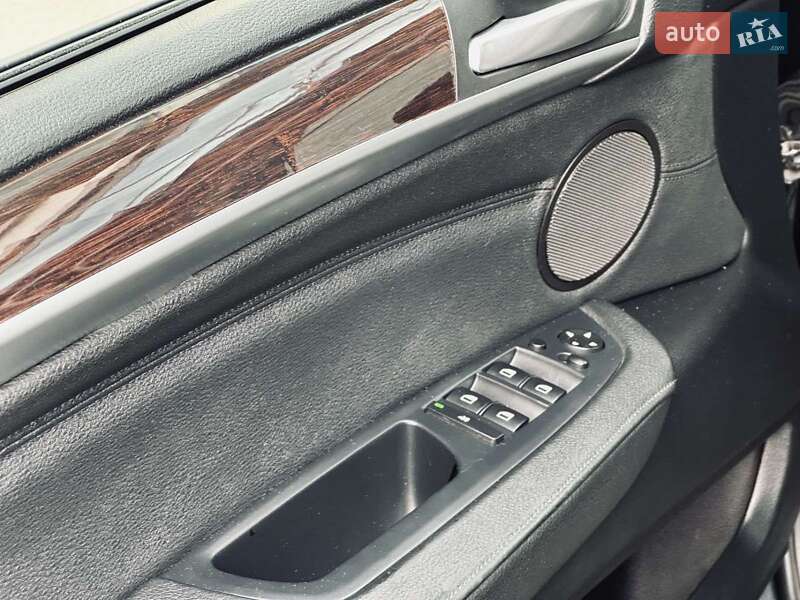 Внедорожник / Кроссовер BMW X5 2011 в Киеве