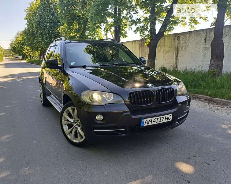 Позашляховик / Кросовер BMW X5 2010 в Звягелі